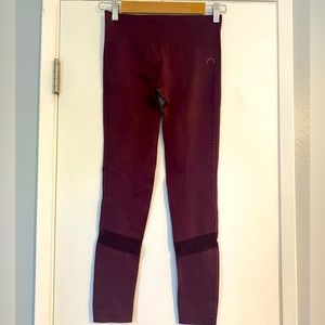 Varley Perforated Leggings Size Small